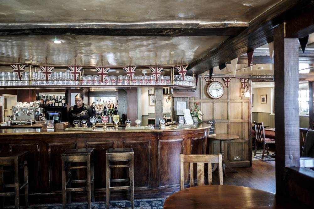 The Red Lion Hotel 10