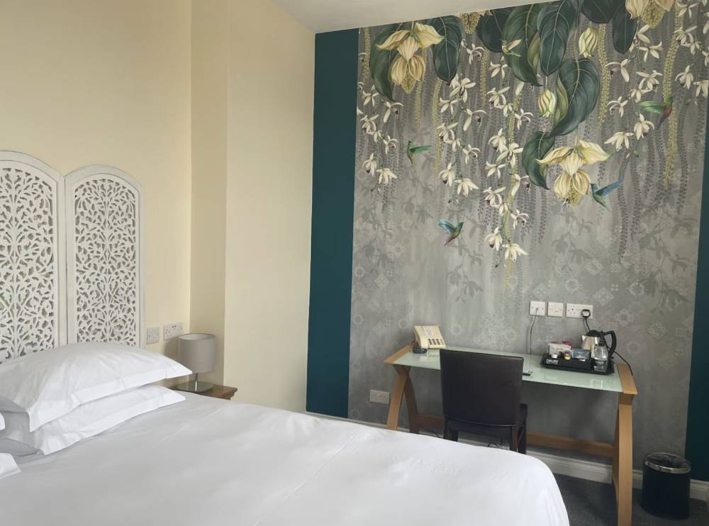 The Royal Adelaide Hotel 10