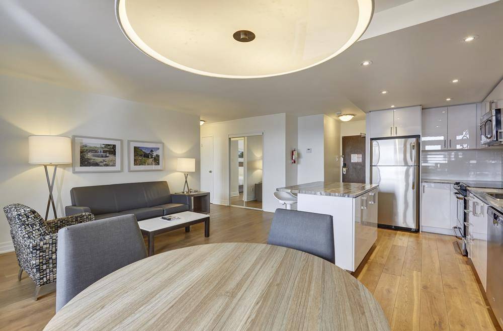 Town Inn Suites 5