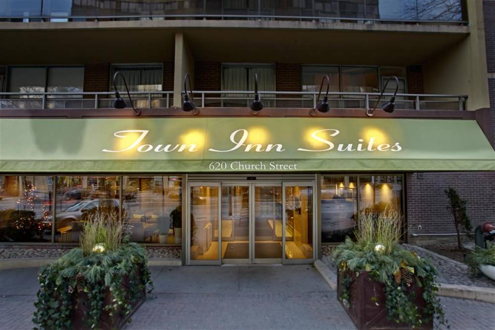 Town Inn Suites 9