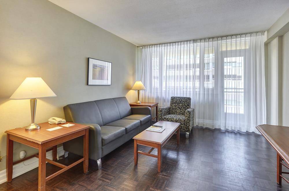 Town Inn Suites 2