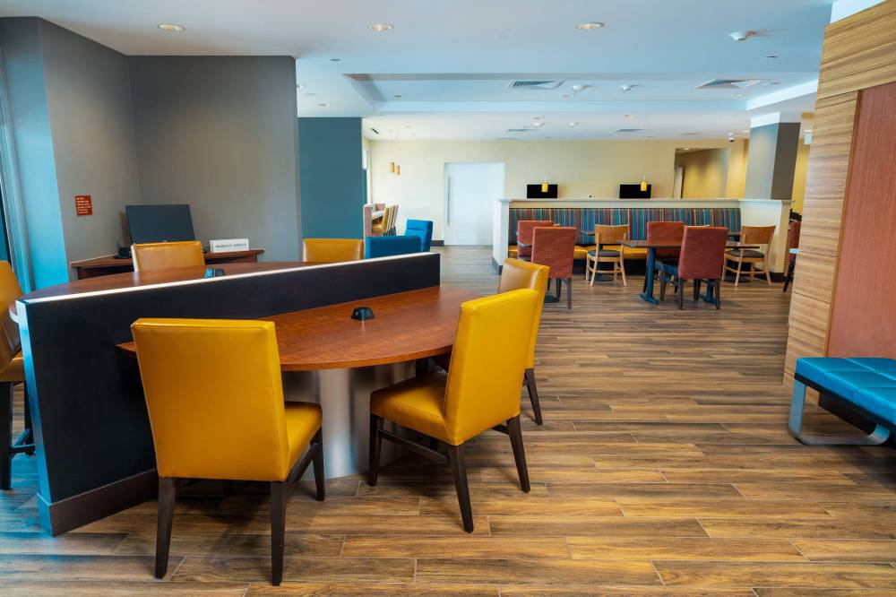 Towneplace Suites By Marriott Irvine Lake Forest 10