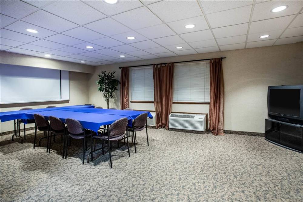 Travelodge By Wyndham Colorado Springs Airport/peterson Afb 2
