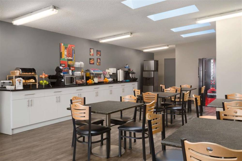Travelodge By Wyndham Edmonton Airport 3