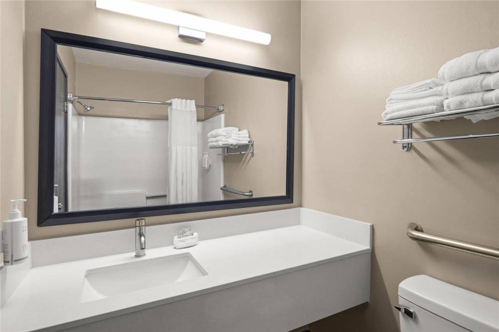 Travelodge By Wyndham Fargo West Acres 7