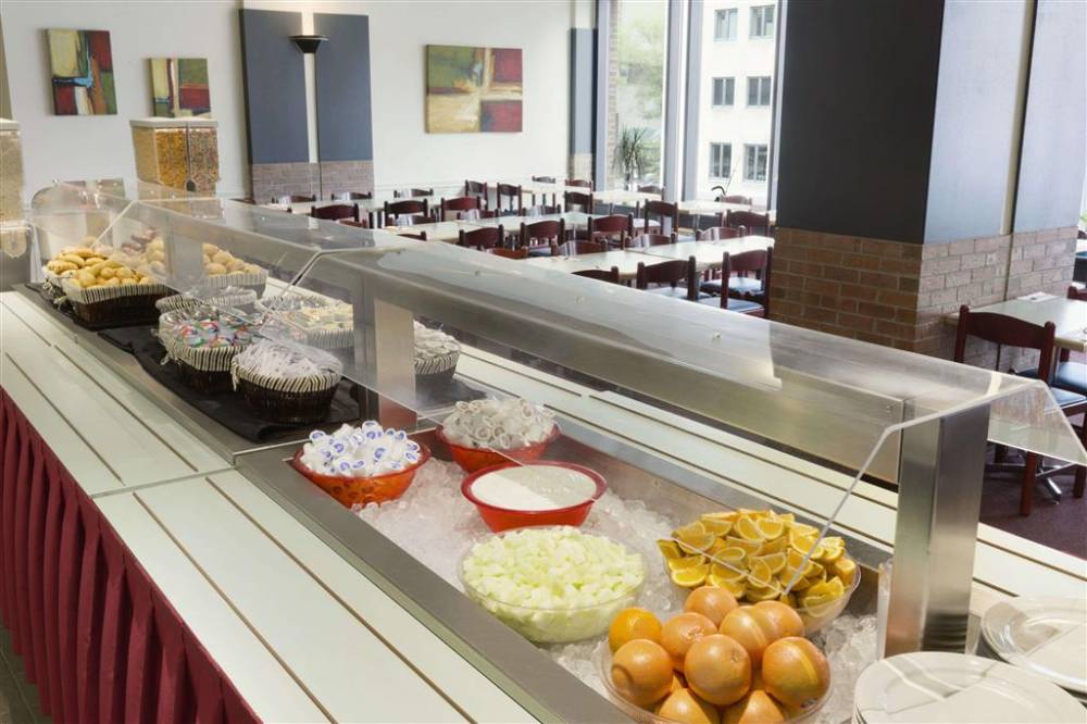 Travelodge Hotel By Wyndham Montreal Centre 5