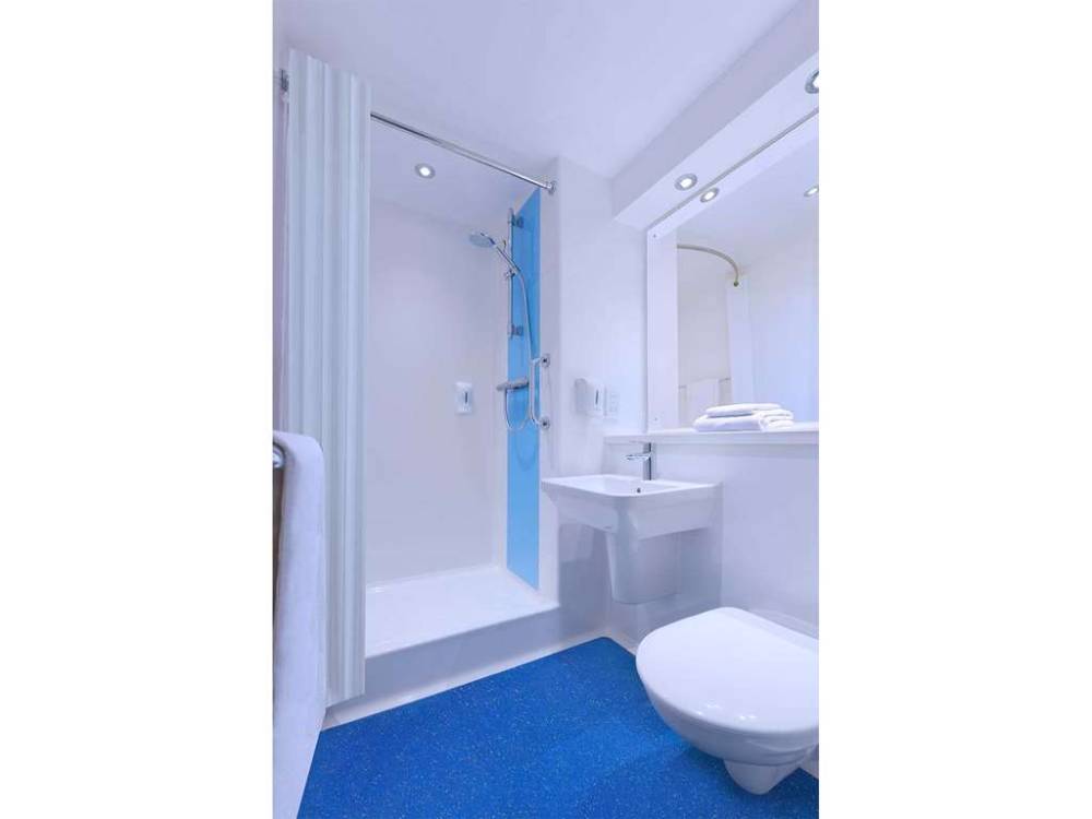 Travelodge London Brent Cross 6