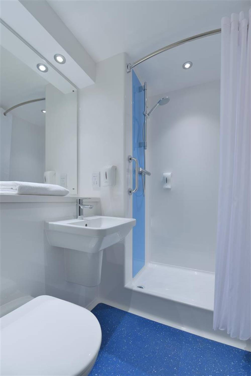 Travelodge London Kew Bridge 6