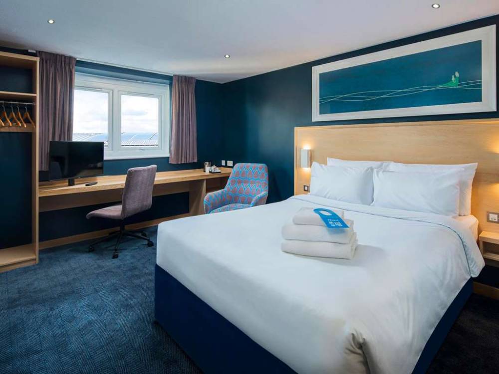 Travelodge London Park Royal 3