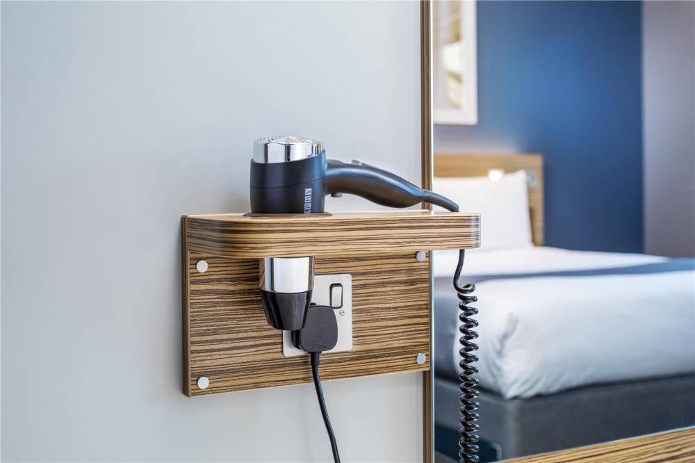 Travelodge Walton On Thames Central 10