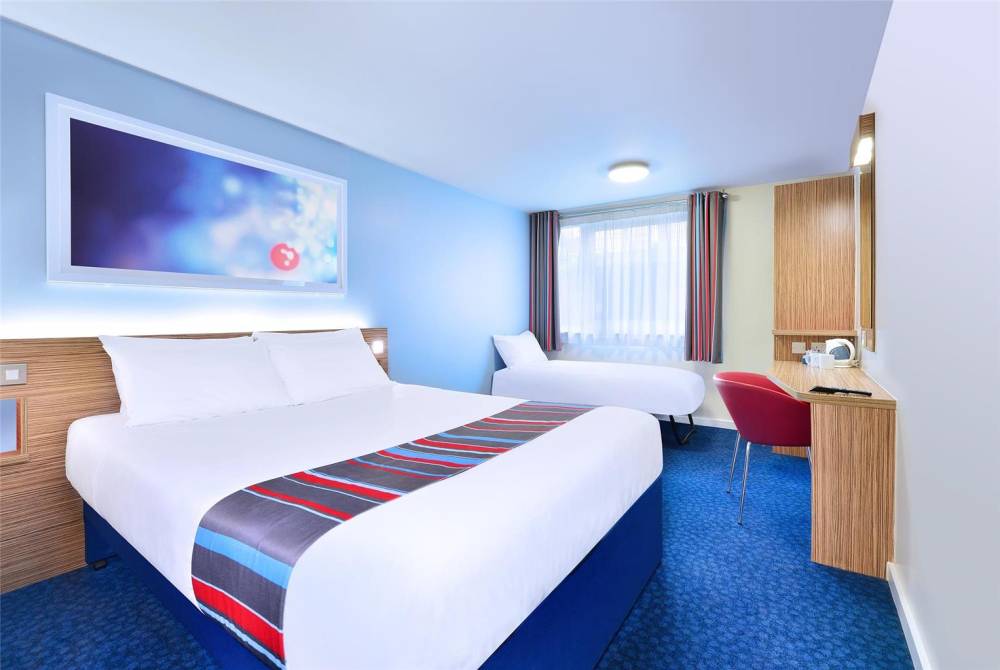 Travelodge Walton On Thames Central 7
