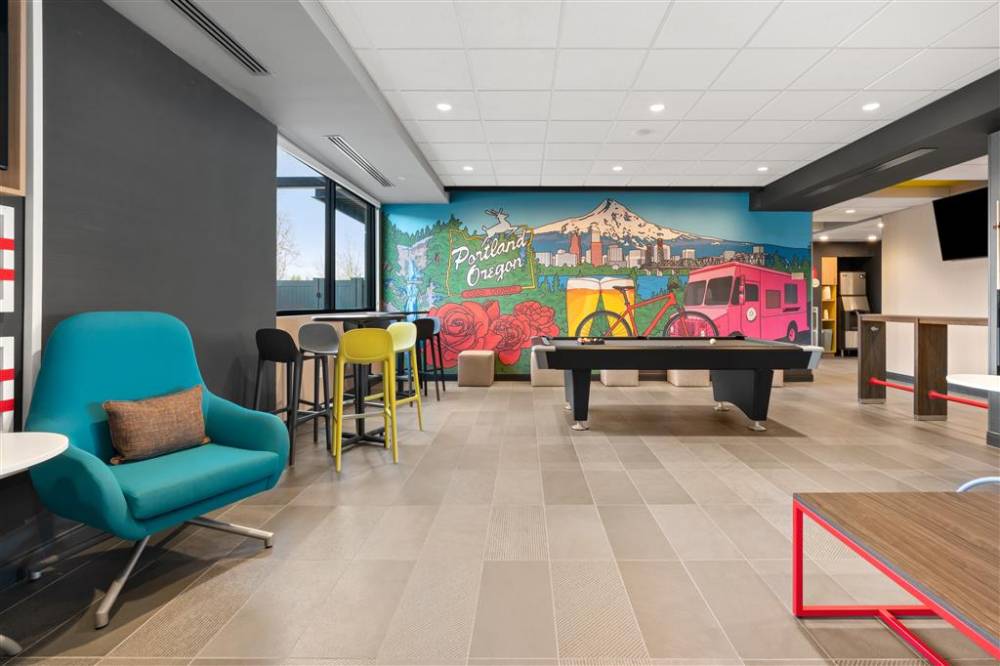 Tru By Hilton Portland Airport 3