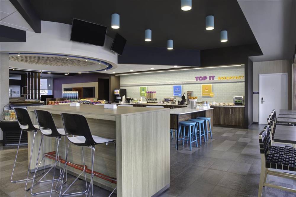 Tru By Hilton Toronto Airport West 7