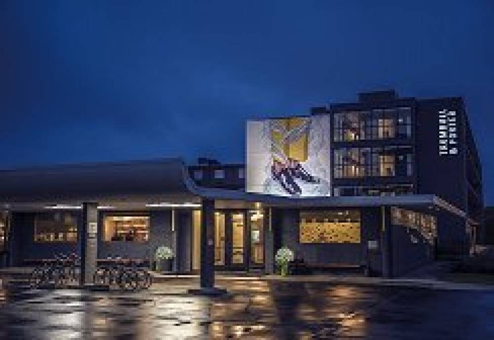 Trumbull And Porter Hotel 2