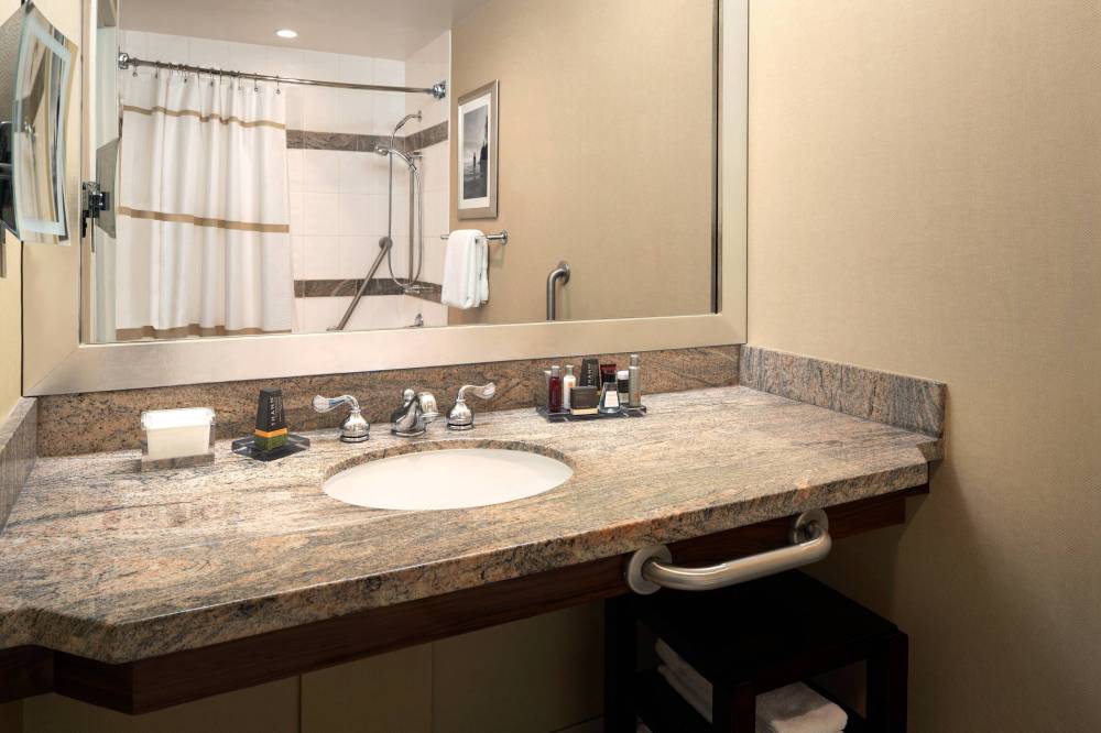 Vancouver Marriott Pinnacle Downtown Hotel 5