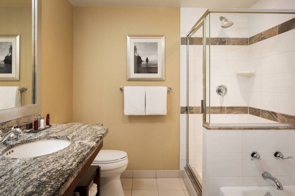 Vancouver Marriott Pinnacle Downtown Hotel 2