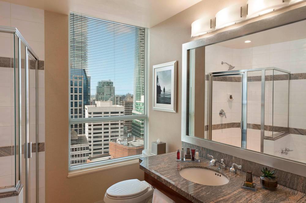 Vancouver Marriott Pinnacle Downtown Hotel