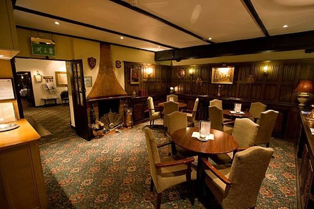 Warren Lodge Hotel 8