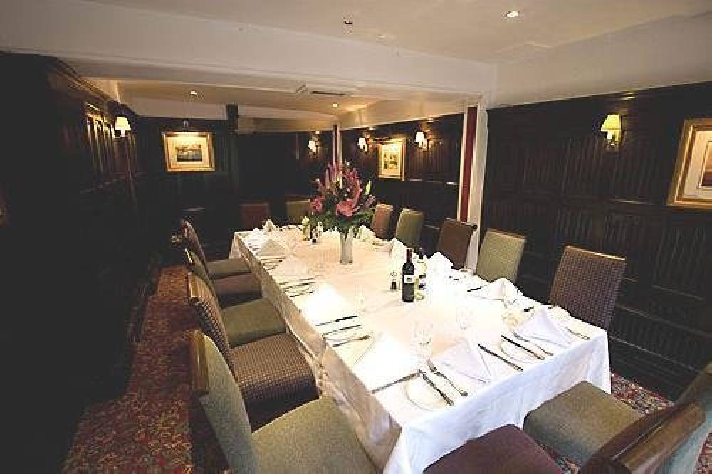 Warren Lodge Hotel 9