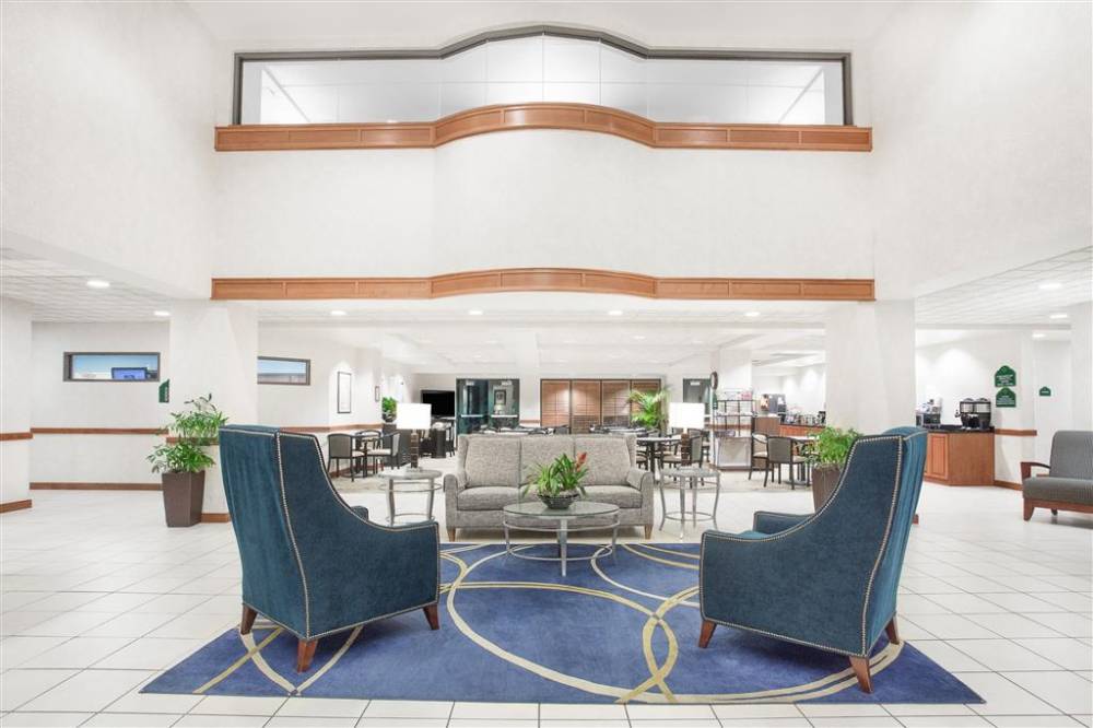 Wingate By Wyndham Green Bay/airport 3