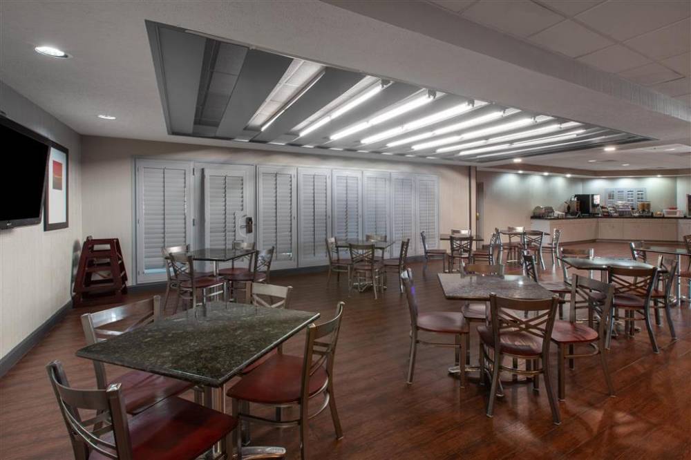 Wingate By Wyndham Oklahoma City Airport 4