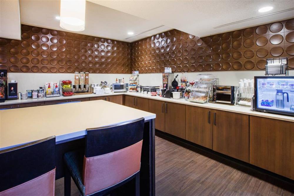 Wingate By Wyndham Roseville/detroit 3