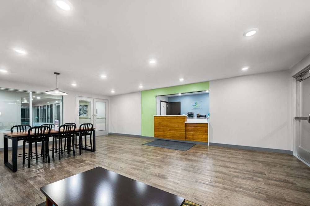 Woodspring Suites Dearborn - Detroit 4