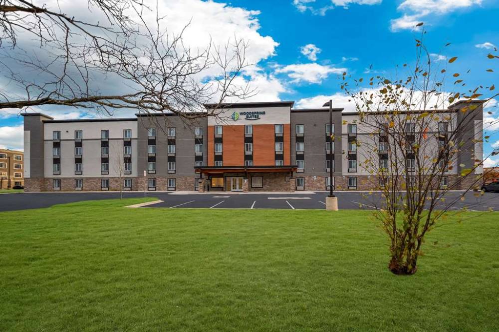 Woodspring Suites Dearborn - Detroit 2