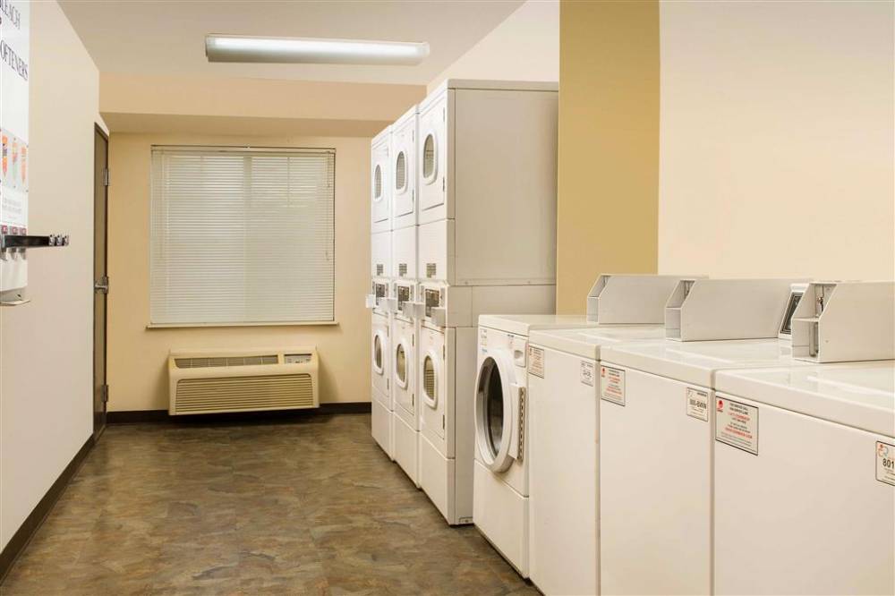Woodspring Suites Lincoln Northeast I-80 3