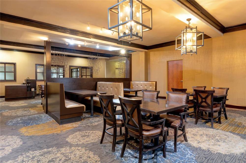 Wyndham Midland Downtown 8