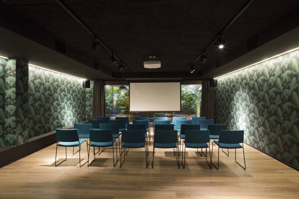 Yurbban Trafalgar Hotel 6